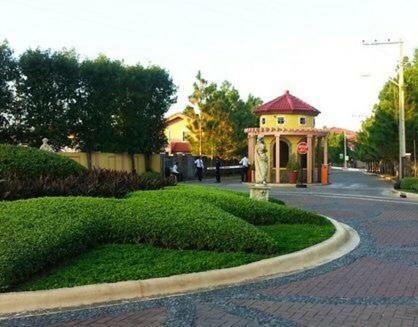 Relaxing Home At Camella Bacolod, Near Airport, Rockwell, Terminals, Famous Resto Exterior photo